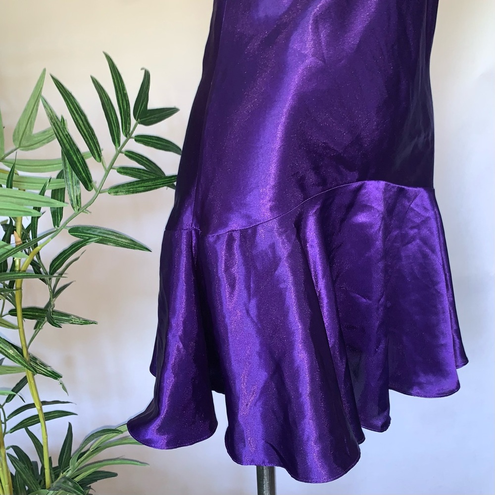 g o l d :: Vintage Victoria’s Secret Gold Label Satin Slip Nightie - Picture 9 of 10